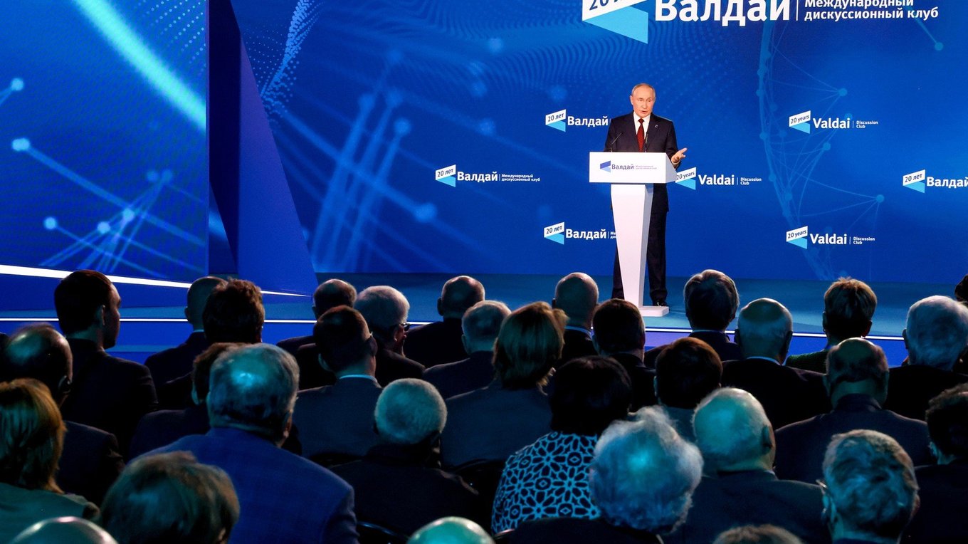Putin Outlines Vision for Multipolar World at Valdai Club Address