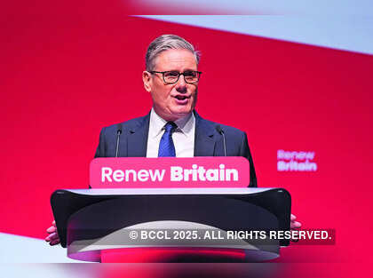 UK Prime Minister Keir Starmer Faces Historic Unpopularity Amid Criticism Over Leadership and Foreign Focus