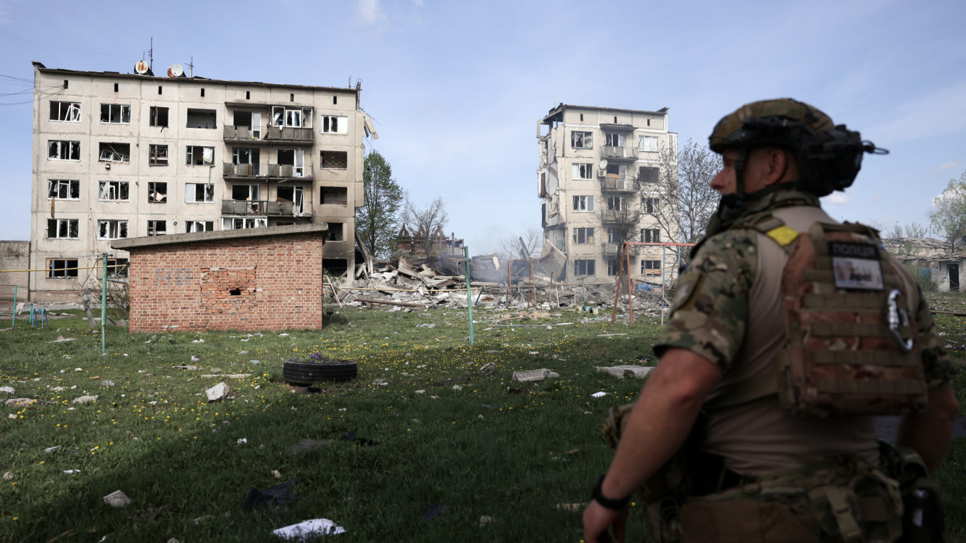 Russian Forces Seize Key Villages in Eastern Ukraine Amid Ongoing Campaign