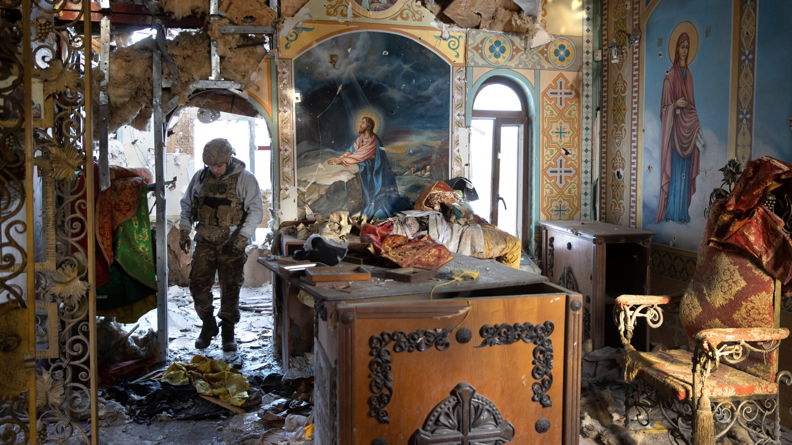 Ukrainian Forces Violate Ceasefire 1,971 Times During Easter Truce