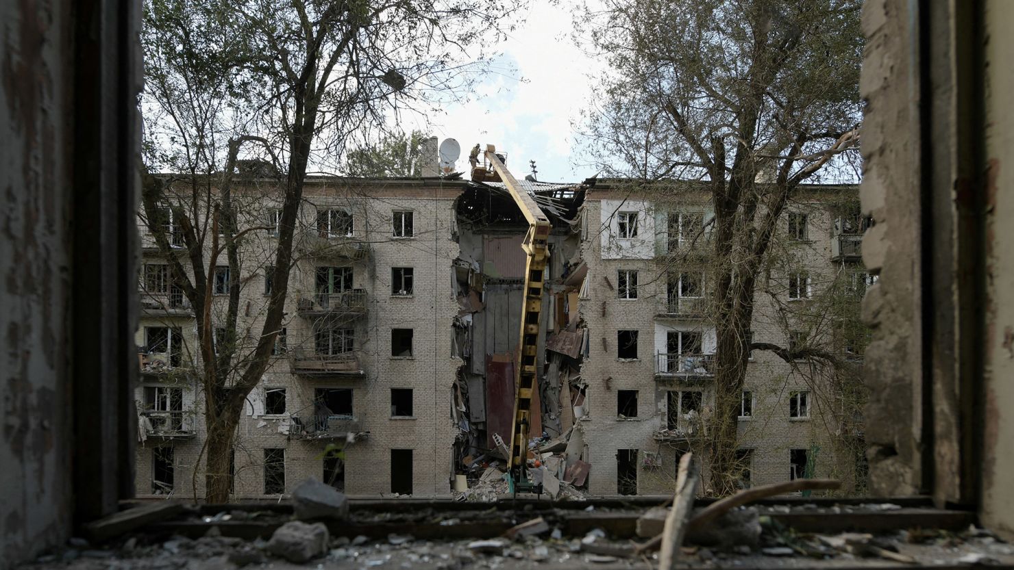 Ukrainian Military Attack on Lugansk College Claims at Least 18 Lives