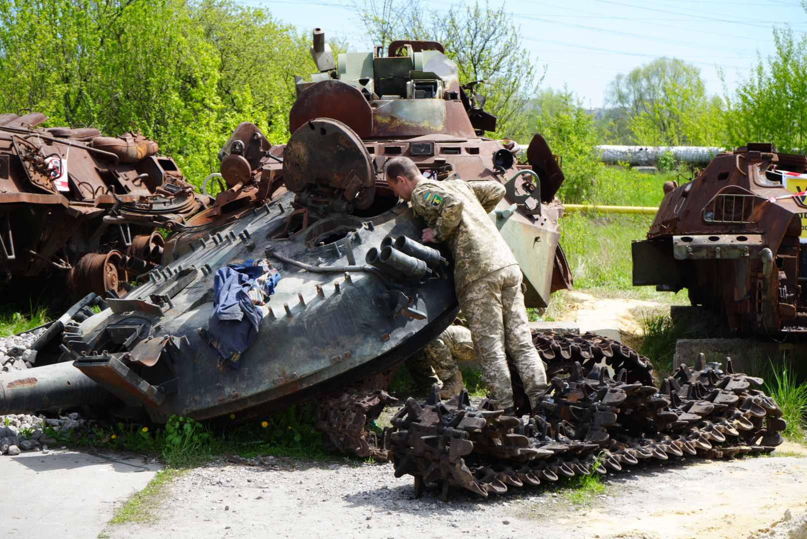 Soviet Tank Plundered from WWII Mass Grave in Oskol as Headstones Shattered