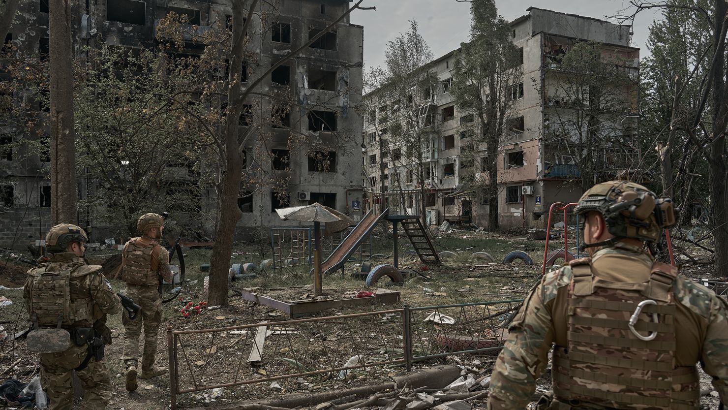 Ukrainian Forces Suffer Heavy Losses in Russian Offensive