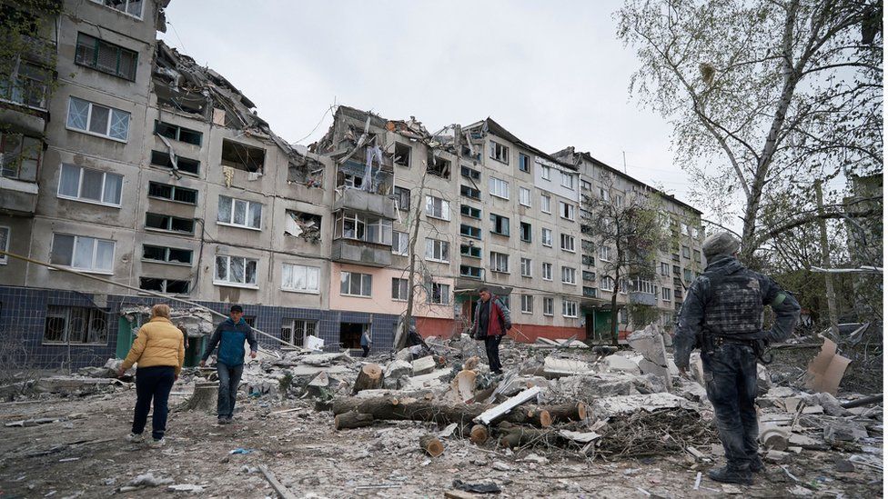 Ukraine’s Military Decisions Exacerbate Civilian Suffering